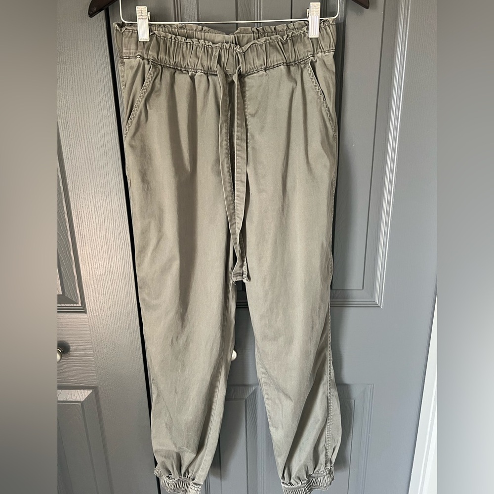 B5- 83- Green women’s joggers